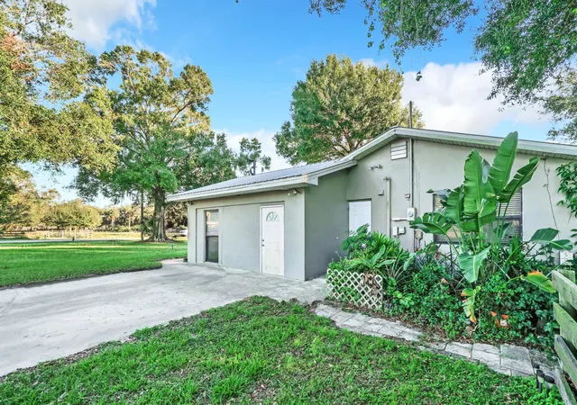 3rd image of 1031 Sw 24Th Ave, Okeechobee, FL 34974 | MLS# B26038218