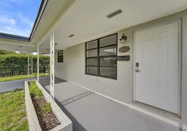 4th image of 1140 N 74Th Way, Hollywood, FL 33024 | MLS# A12032963