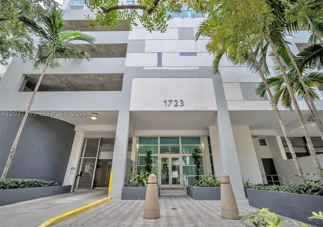 Listing Photo 2 - Condo for sale in building located at 1723 SW 2nd Ave, Florida City, FL 33129 - Unit #1001