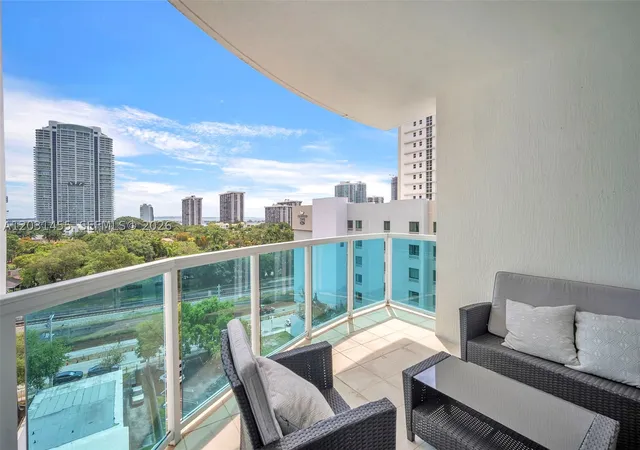 Listing Photo 4 - Condo for sale in building located at 1723 SW 2nd Ave, Florida City, FL 33129 - Unit #1001