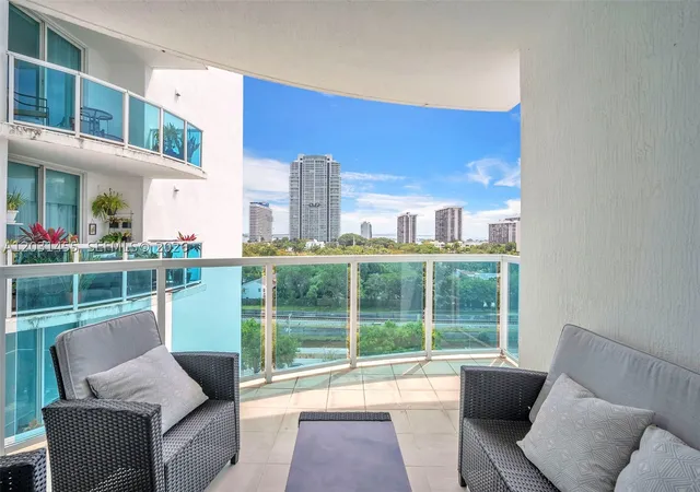 Listing Photo 5 - Condo for sale in building located at 1723 SW 2nd Ave, Florida City, FL 33129 - Unit #1001