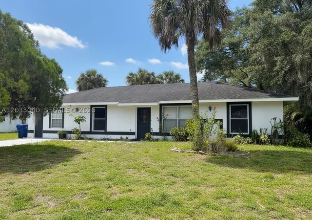 5th image of 4029 E Sunflower Cir, La Belle, FL 33935 | MLS# A12033040