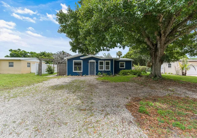 Homes for sale in Vero Beach, FL | 926 37th Ave, Vero Beach, FL 32960 | MLS# B26038282