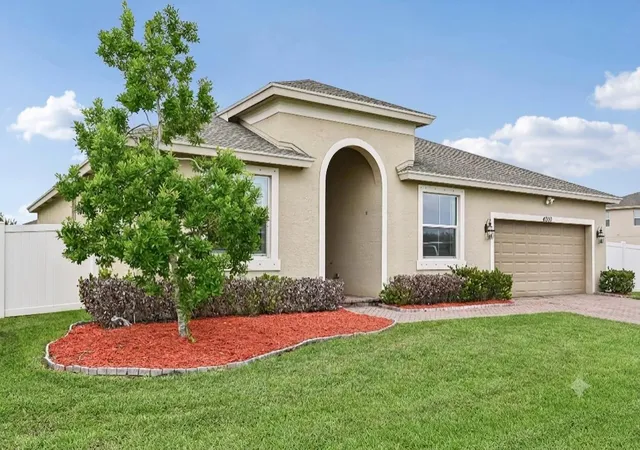 4th image of 4200 Birkdale Dr, Fort Pierce, FL 34947 | MLS# B26038301