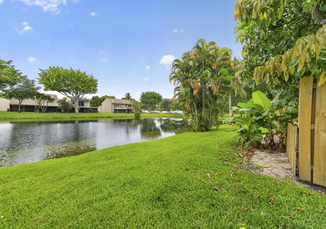 3rd image of 5182 S University Dr, Davie, FL 33328 | MLS# B26038302