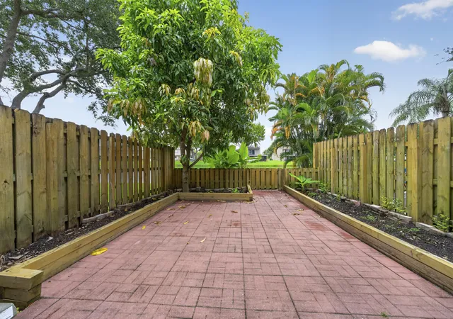 4th image of 5182 S University Dr, Davie, FL 33328 | MLS# B26038302