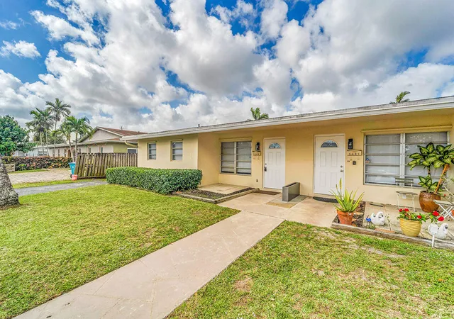 4th image of 4681-4685 Sw 43Rd Ter, Fort Lauderdale, FL 33314 | MLS# B26038306