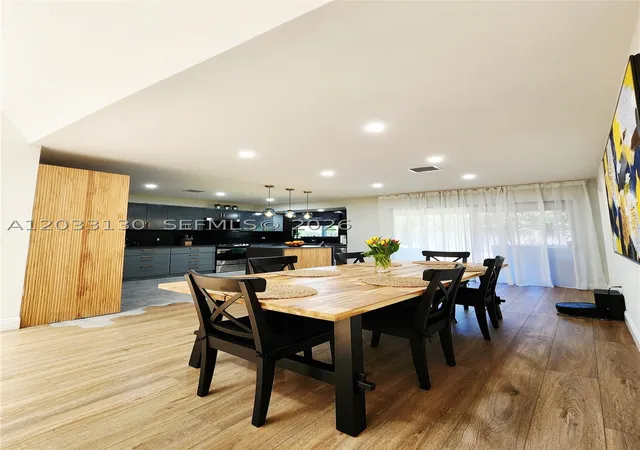Photo 4 of Single family home for sale at 4962 Sw 95Th Ave, Cooper City, FL 33328 | MLS# A12033130 | Listing updated on 2026-09-27