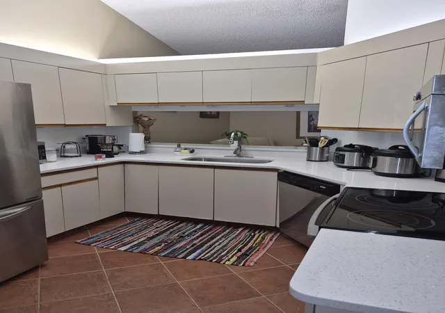 4th image of 6531 Se Federal Hwy #F211, Stuart, FL 34997 | MLS# B26038417