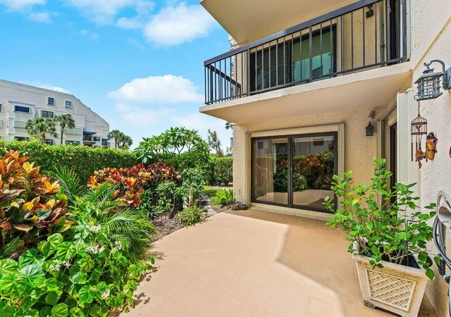 2nd image of 372 Golfview Rd #101, North Palm Beach, FL 33408 | MLS# B26038418