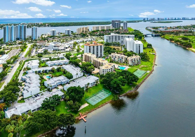 32nd image of 372 Golfview Rd #101, North Palm Beach, FL 33408 | MLS# B26038418