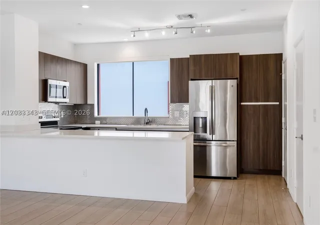 2nd image of 113 Ne 6 #2123, Fort Lauderdale, FL 33304 | MLS# A12033343