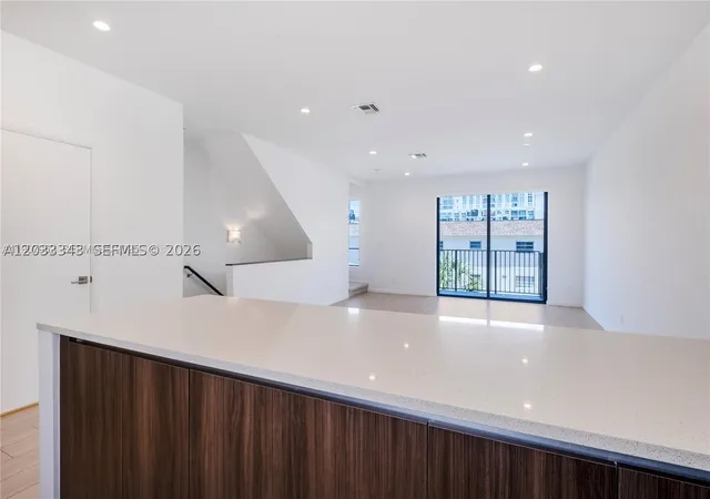 5th image of 113 Ne 6 #2123, Fort Lauderdale, FL 33304 | MLS# A12033343