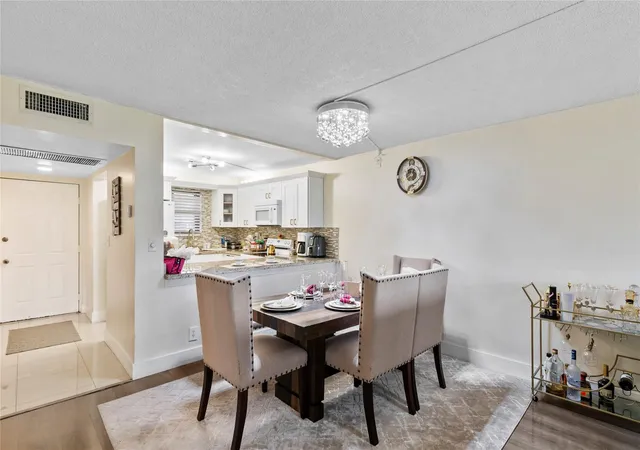 4th image of 9300 Sw 8Th St #102, Boca Raton, FL 33428 | MLS# B26038507