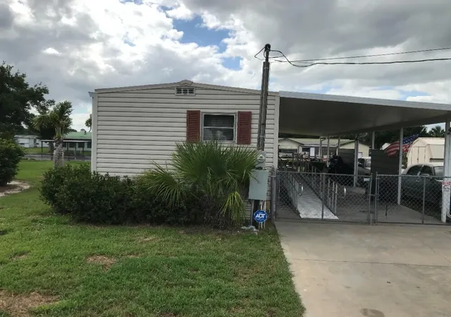 13th image of 1040 24th St, Okeechobee, FL 34974 | MLS# B26038510