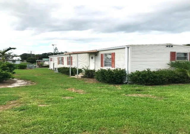 1st image of 1040 24th St, Okeechobee, FL 34974 | MLS# B26038510