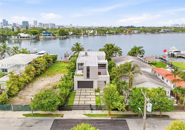 3rd image of 1050 Stillwater Dr, Miami Beach, FL 33141 | MLS# A12032982