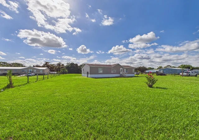 2nd image of 17090 Nw 38th Ave, Okeechobee, FL 34972 | MLS# B26038576