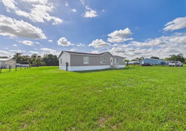 5th image of 17090 Nw 38Th Ave, Okeechobee, FL 34972 | MLS# B26038576