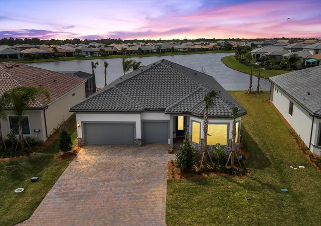 2nd image of 818 Se Courances Dr, Port St Lucie, FL 34984 | MLS# B26038578