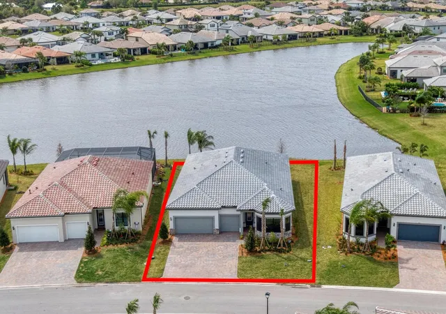 3rd image of 818 Se Courances Dr, Port St Lucie, FL 34984 | MLS# B26038578