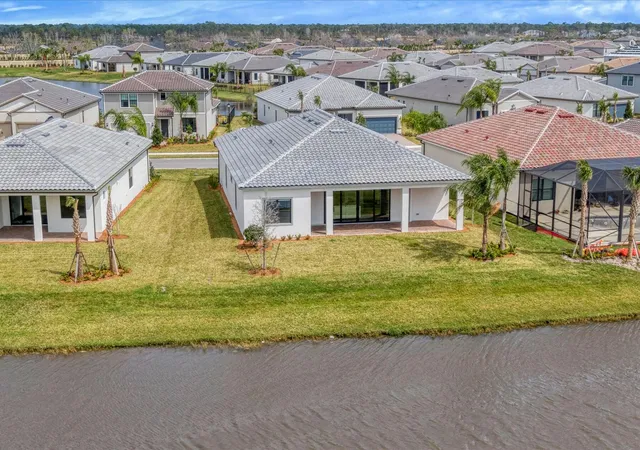 4th image of 818 Se Courances Dr, Port St Lucie, FL 34984 | MLS# B26038578