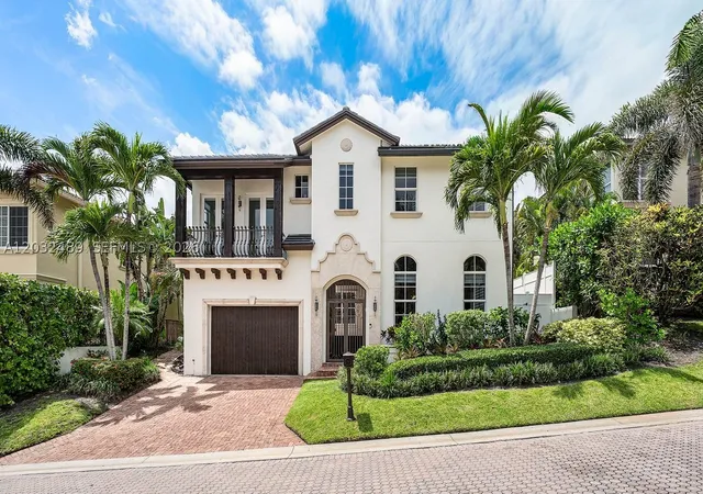 Single family home for sale at 460 Surfside Ln, Juno Beach, FL 33408 | MLS# A12032489