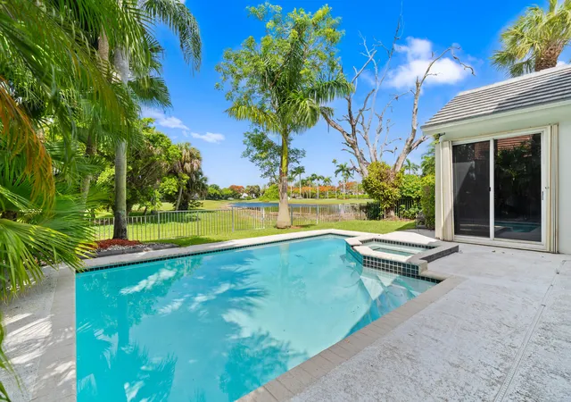 5th image of 1500 W Lacosta Dr W, Pembroke Pines, FL 33027 | MLS# B26038639
