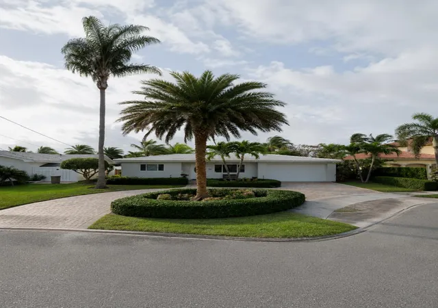 1st image of 636 Kingfish Rd, North Palm Beach, FL 33408 | MLS# B26038671