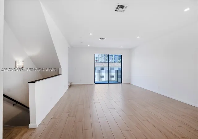 3rd image of 113 Ne 6 #3607, Fort Lauderdale, FL 33304 | MLS# A12033687