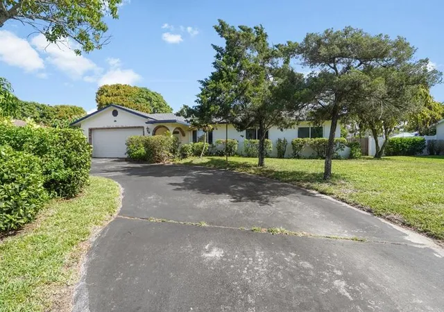 32nd image of 4639 Franwood Dr, Delray Beach, FL 33445 | MLS# B26038682