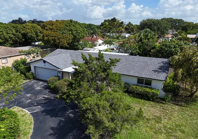 3rd image of 4639 Franwood Dr, Delray Beach, FL 33445 | MLS# B26038682