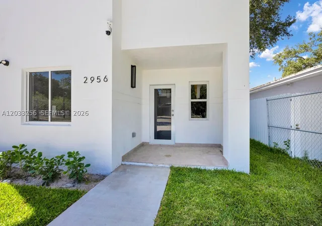 2780 NW 44th St