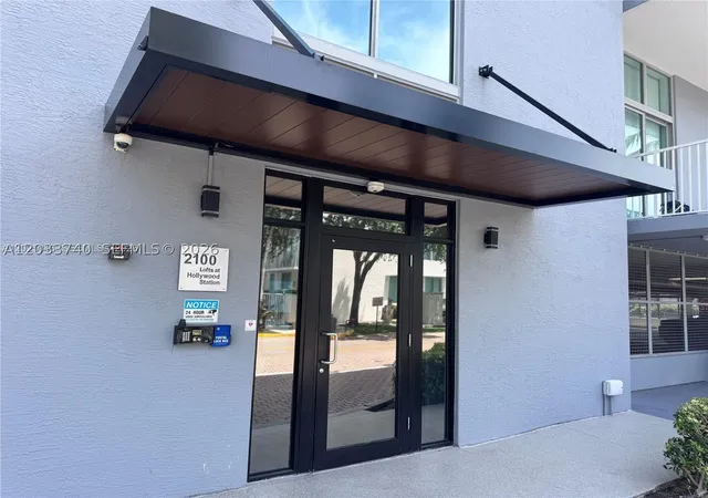 Listing Photo 3 - Condo for sale in building located at 2100 Van Buren St, Hollywood, FL 33020 - Unit #322