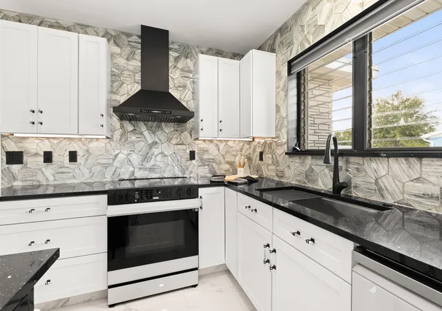 5th image of 1428 N M St, ,, FL 33460 | MLS# B26038696
