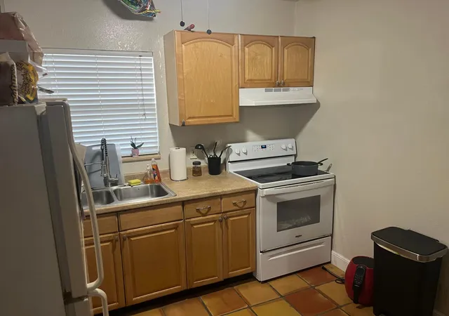 5th image of 211 N A St, Lake Worth Beach, FL 33460 | MLS# B26038821