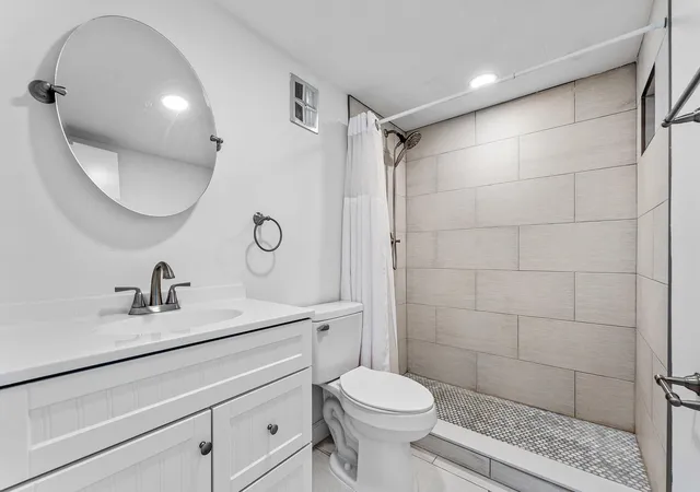 2nd image of 340 NW 19th St, Boca Raton, FL 33432