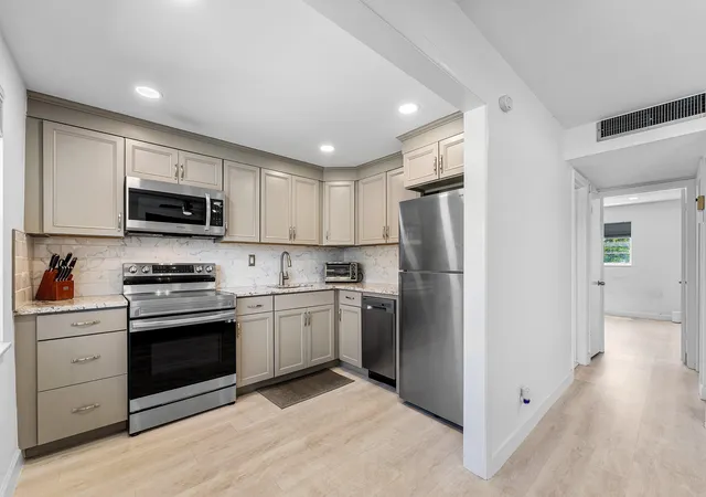 1st image of 340 Nw 19th St #2020, Boca Raton, FL 33432 | MLS# B26038838