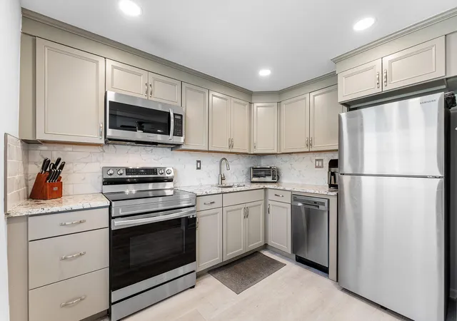 2nd image of 340 Nw 19th St #2020, Boca Raton, FL 33432 | MLS# B26038838