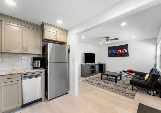 3rd image of 340 Nw 19Th St #2020, Boca Raton, FL 33432 | MLS# B26038838