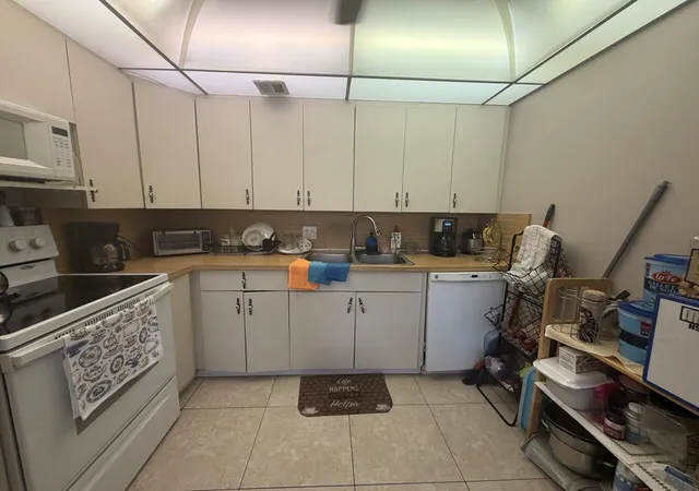 3rd image of 1011 Ventnor Crescent, Deerfield Beach, FL 33442 | MLS# B26038923