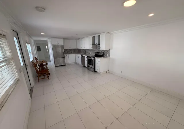 4th image of 206 Eagle Dr E, Briny Breezes, FL 33435 | MLS# B26038945