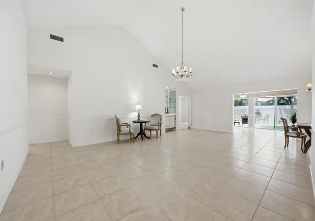 4th image of 2319 Saratoga Bay Dr, West Palm Beach, FL 33409 | MLS# B26038995