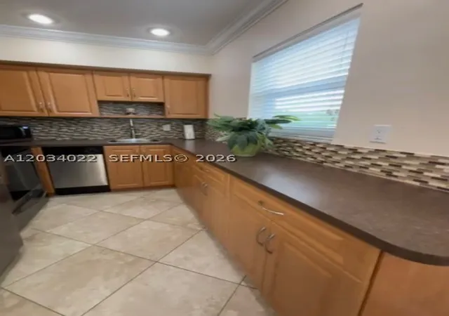 Photo 3 of House for sale at 500 Layne Blvd #20, Hallandale Beach, FL 33009 | MLS# A12034022 | Listing updated on 2026-10-05