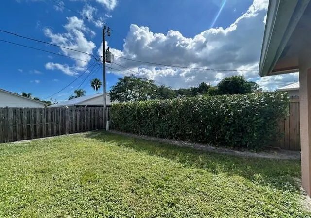 5th image of 5795 Se Mitzi Ln, Stuart, FL 34997 | MLS# B26039040