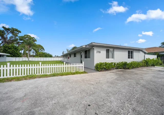 3rd image of 2807 Reo Ln #1, Palm Springs, FL 33461 | MLS# B26039072