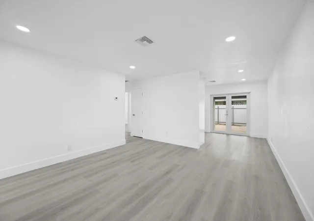 5th image of 2807 Reo Ln #1, Palm Springs, FL 33461 | MLS# B26039072