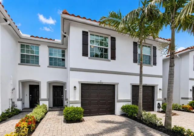 Homes for sale in Lake Worth, FL | 6762 Broadwater Ln, Lake Worth, FL 33467 | MLS# B26039074