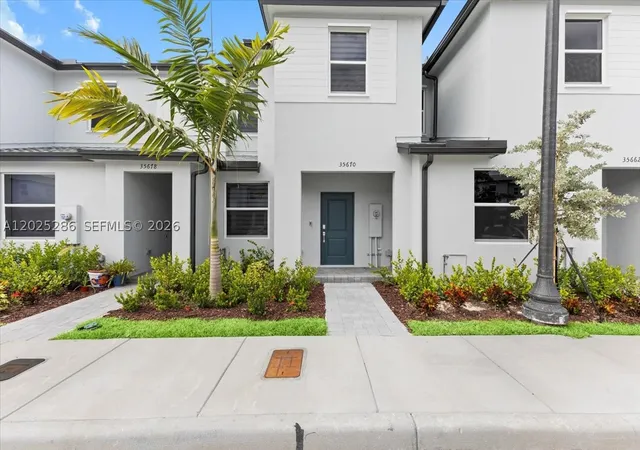 Photo 1 of Townhouse for sale at 35670 Sw 178 Ct, Miami, FL 33034 | MLS# A12025286 | Listing updated on 2026-09-30