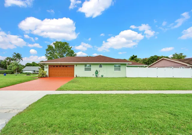 2nd image of 127 Miramar Ave, Royal Palm Beach, FL 33411 | MLS# B26039100